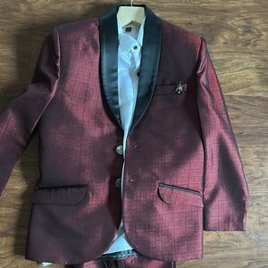 Boys suit (NEW)